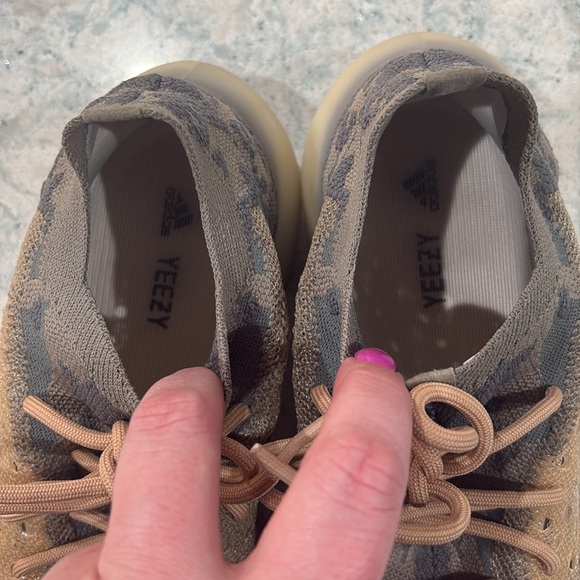 Yeezy Boost 380 - Picture 5 of 8